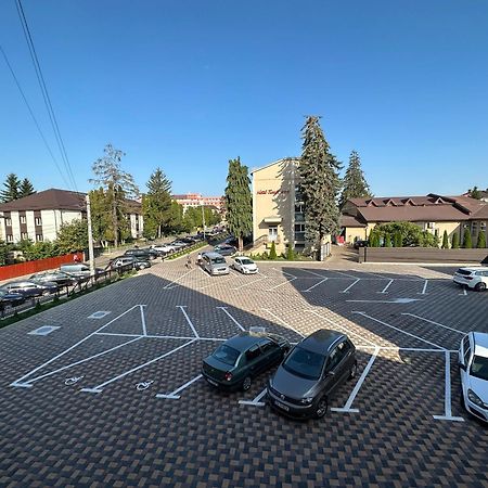 Hotel Turist Fălticeni Kültér fotó