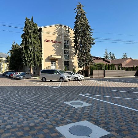 Hotel Turist Fălticeni Kültér fotó