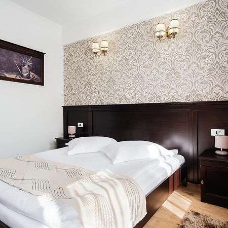 Hotel Turist Fălticeni Kültér fotó