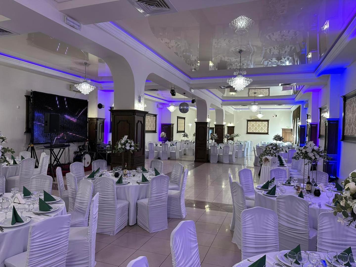 Hotel Turist Fălticeni Kültér fotó