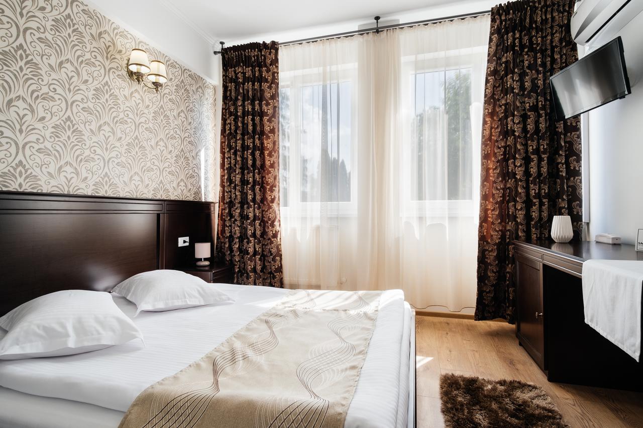 Hotel Turist Fălticeni Kültér fotó