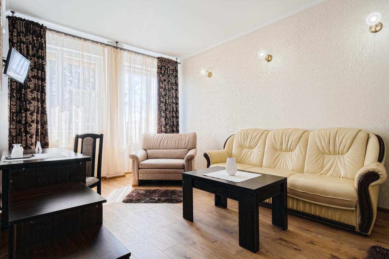 Hotel Turist Fălticeni Kültér fotó