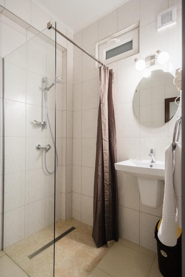 Hotel Turist Fălticeni Kültér fotó