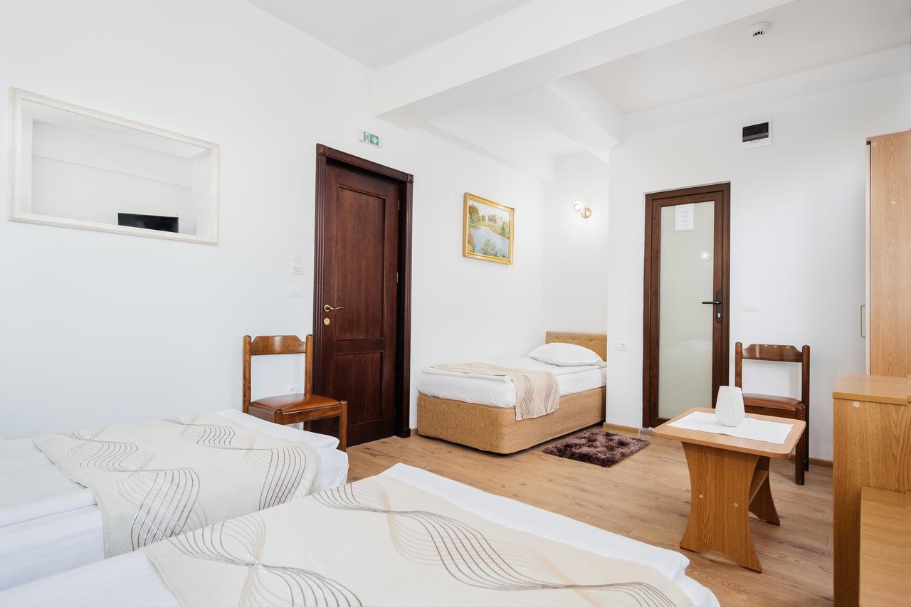 Hotel Turist Fălticeni Kültér fotó