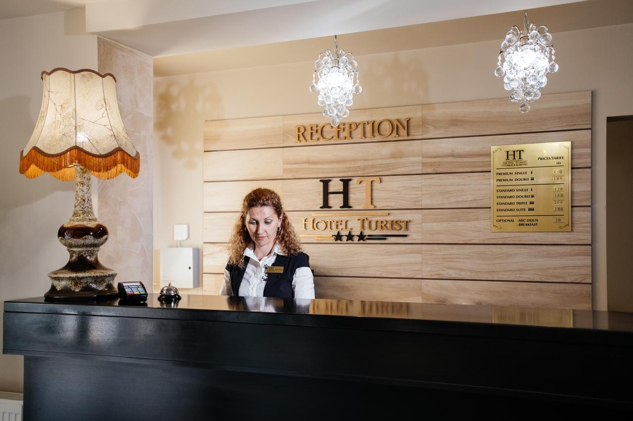 Hotel Turist Fălticeni Kültér fotó