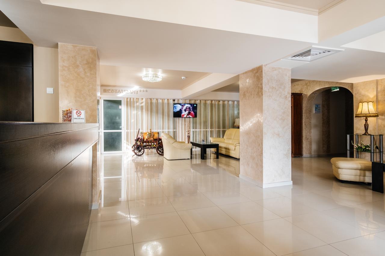 Hotel Turist Fălticeni Kültér fotó